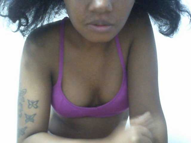 Njara12 live cam on BongaCams