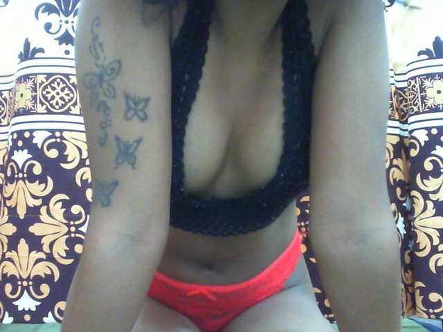 Njara12 live cam on BongaCams
