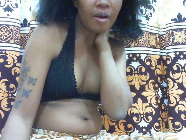 Njara12 live cam on BongaCams