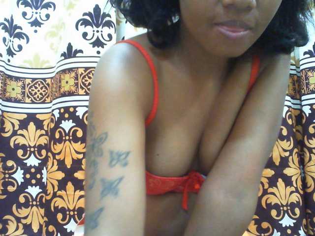 Njara12 live cam on BongaCams