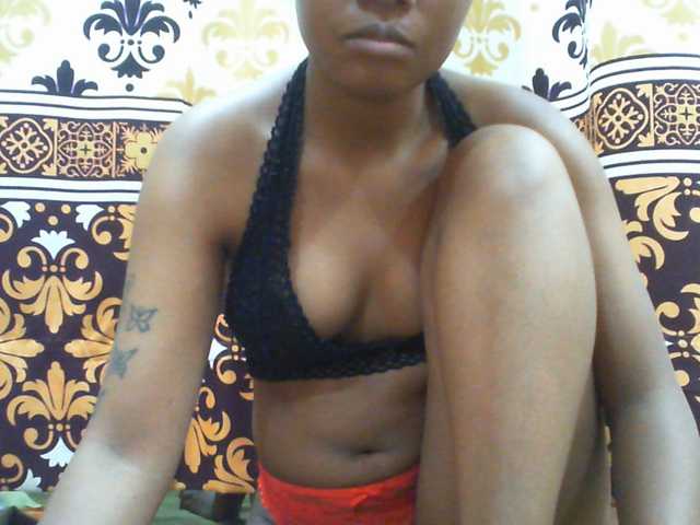 Njara12 live cam on BongaCams