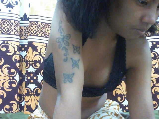 Njara12 live cam on BongaCams