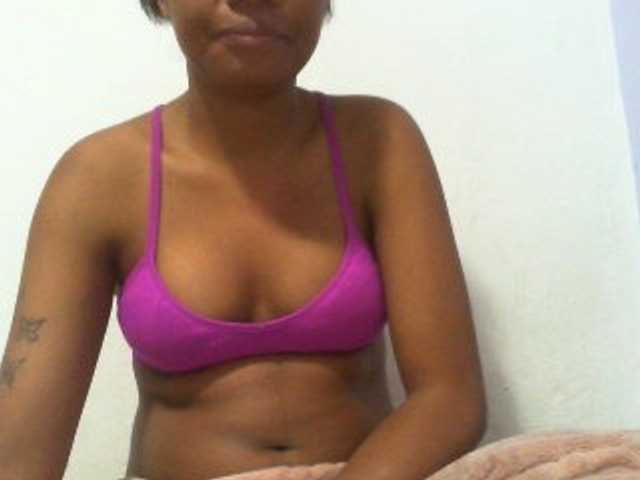 Njara12 live cam on BongaCams