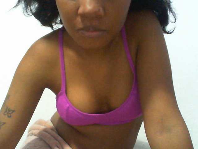 Njara12 live cam on BongaCams