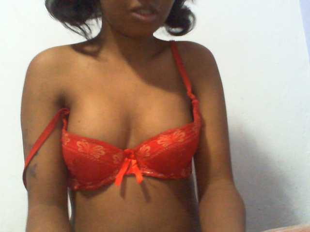 Njara12 live cam on BongaCams