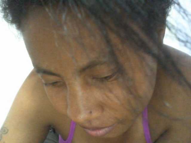 Njara12 live cam on BongaCams