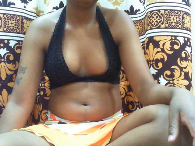 Njara12 live cam on BongaCams
