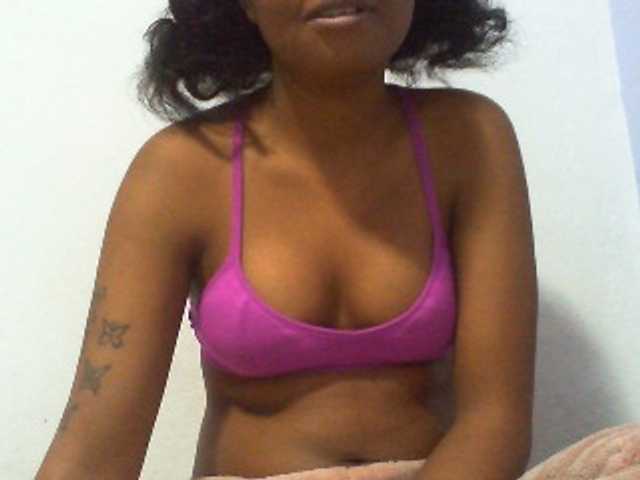 Njara12 live cam on BongaCams