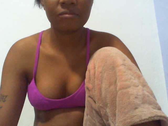 Njara12 live cam on BongaCams
