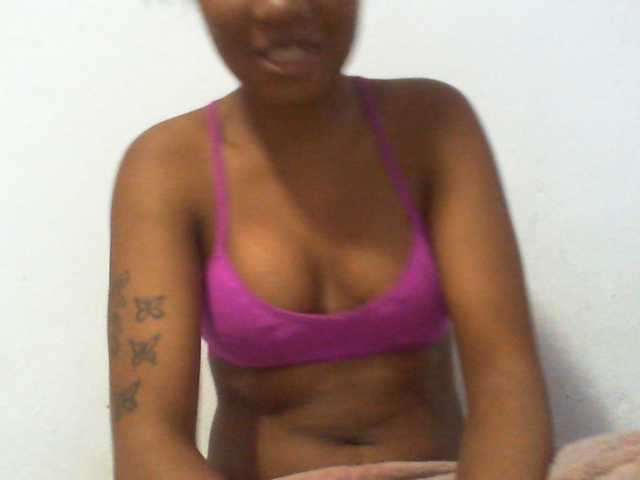 Njara12 live cam on BongaCams