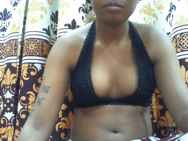 Maylis55 live cam preview