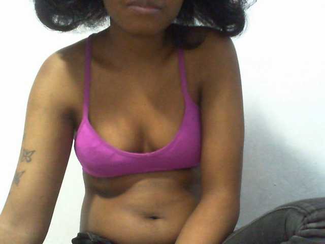 Njara12 live cam on BongaCams