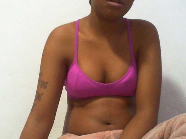 Njara12 live cam on BongaCams