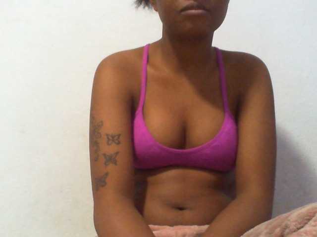 Njara12 live cam on BongaCams