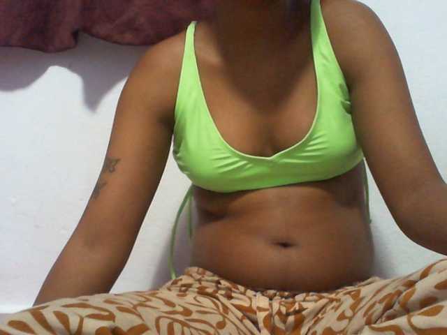 Njara12 live cam on BongaCams