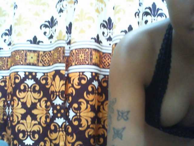 Njara12 live cam on BongaCams