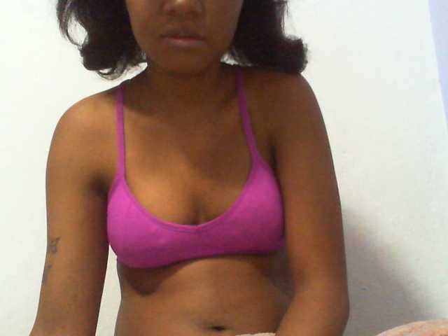 Njara12 live cam on BongaCams