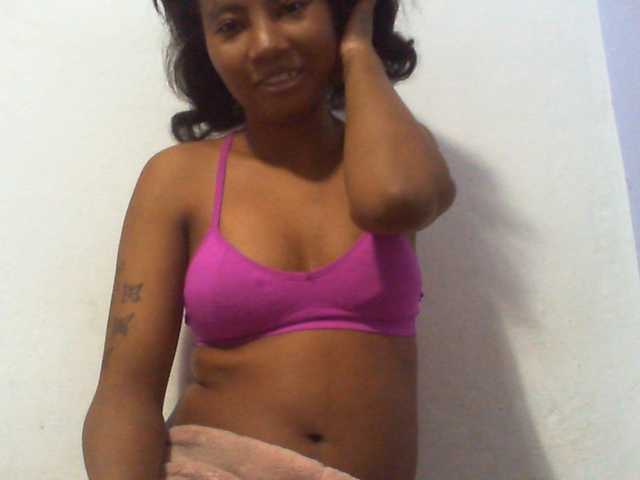Njara12 live cam on BongaCams