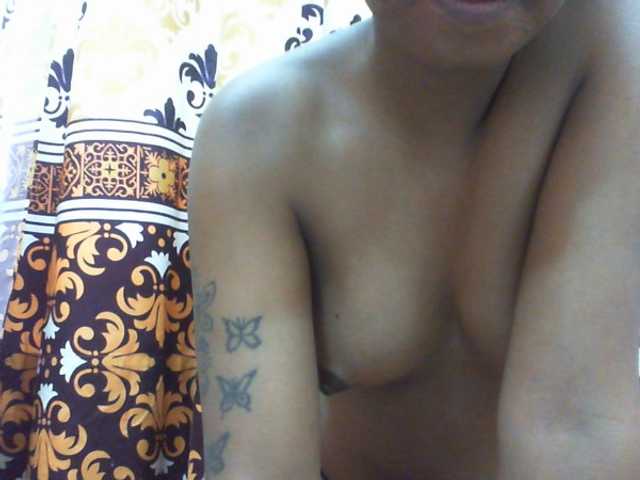 Njara12 live cam on BongaCams