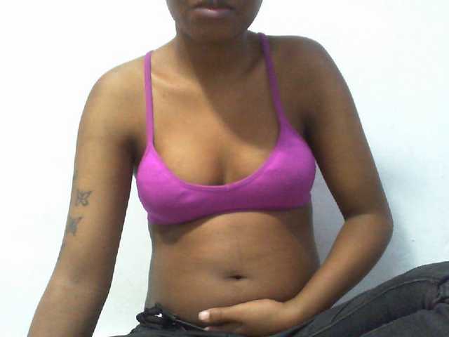Njara12 live cam on BongaCams