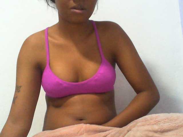Njara12 live cam on BongaCams