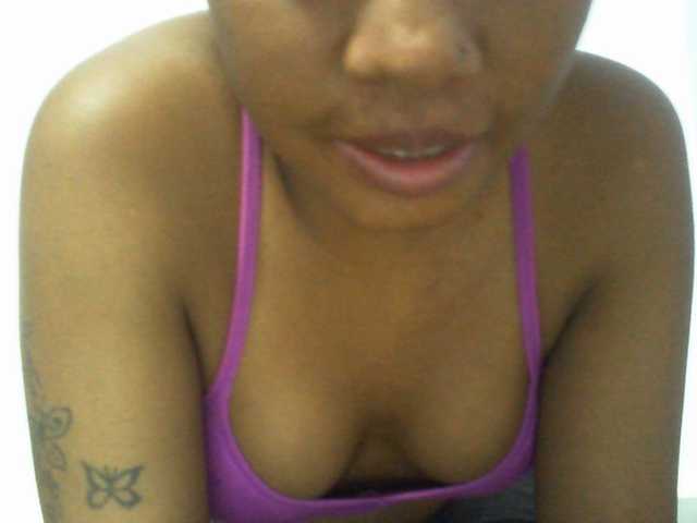 Njara12 live cam on BongaCams