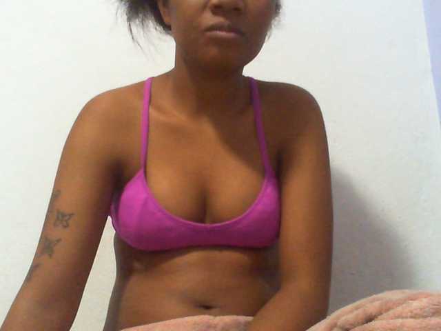 Njara12 live cam on BongaCams