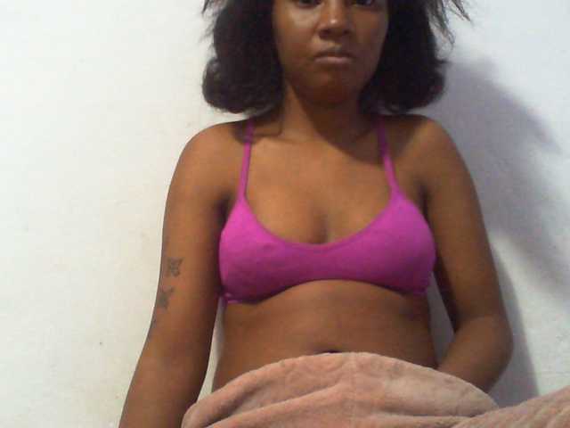 Njara12 live cam on BongaCams