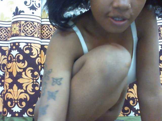 Njara12 live cam on BongaCams