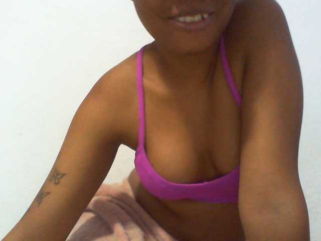 Njara12 live cam on BongaCams