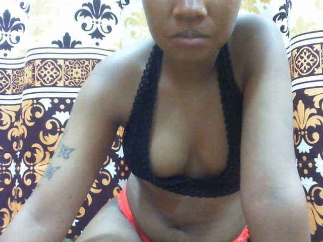 Njara12 live cam on BongaCams