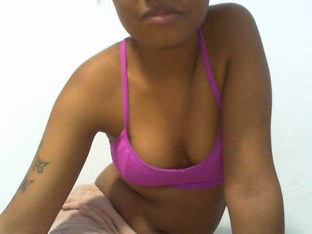 Njara12 live cam on BongaCams