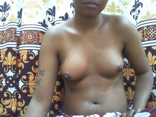 Njara12 live cam on BongaCams