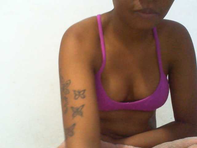 Njara12 live cam on BongaCams