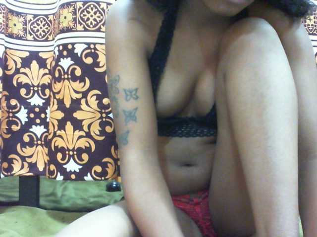Njara12 live cam on BongaCams