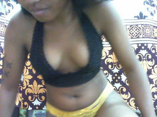 Njara12 live cam on BongaCams