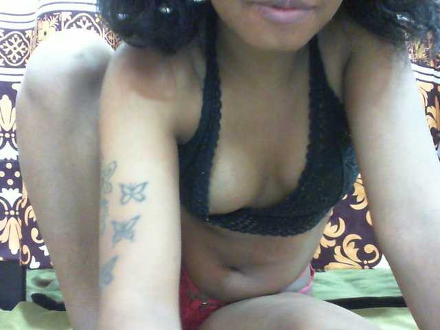 Njara12 live cam on BongaCams
