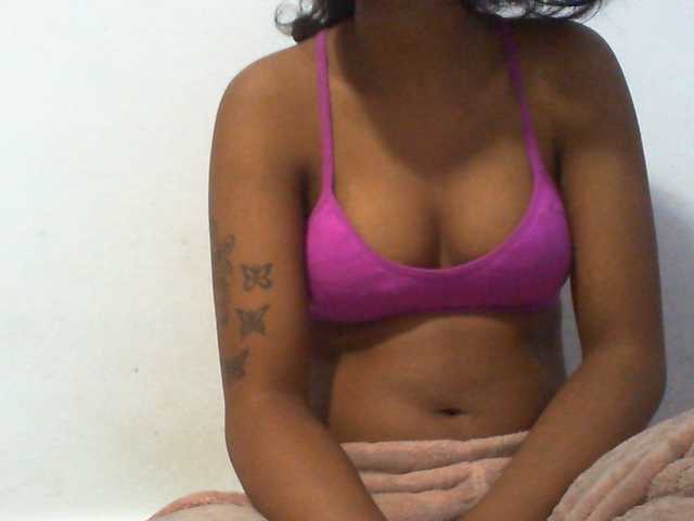 Njara12 live cam on BongaCams