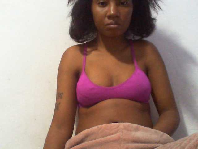 Njara12 live cam on BongaCams