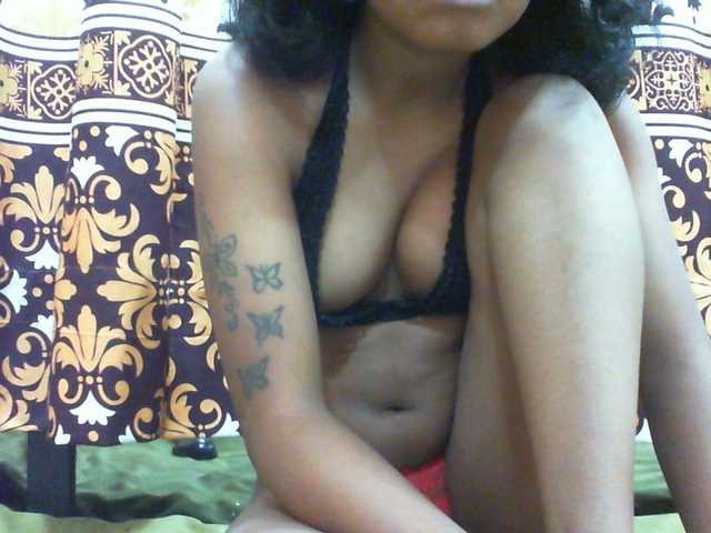 Njara12 live cam on BongaCams