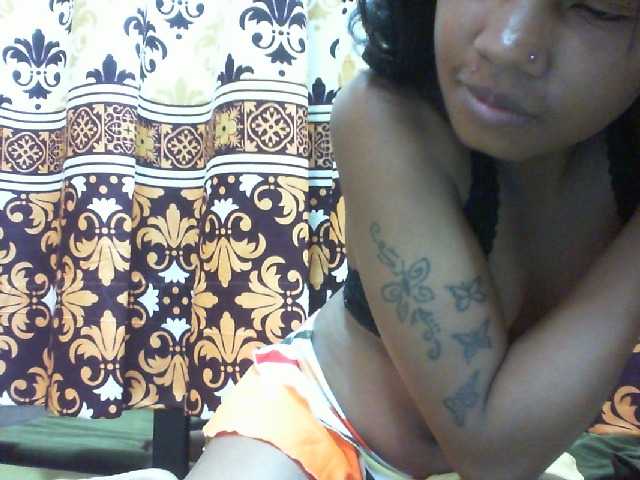 Njara12, 20 y/o - Live Cam on BongaCams