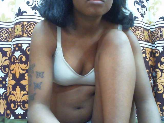 Njara12 live cam on BongaCams