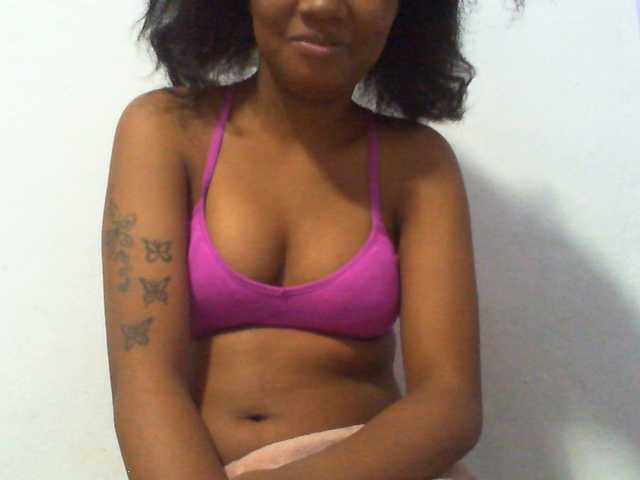 Njara12 live cam on BongaCams