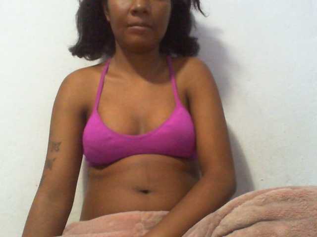 Njara12 live cam on BongaCams