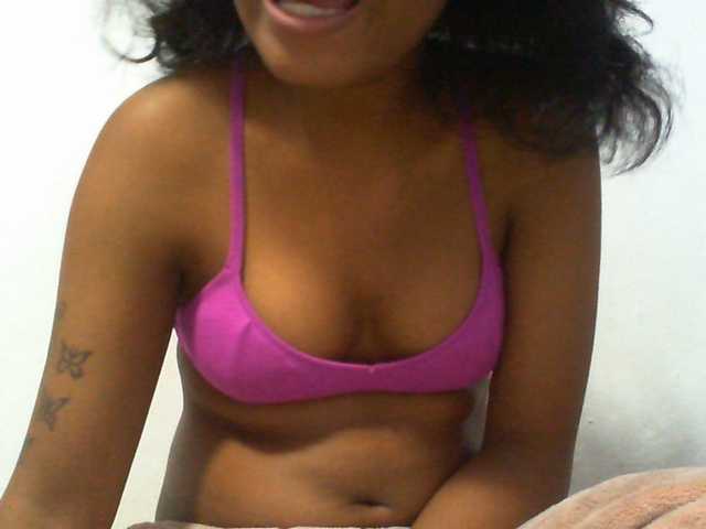 Njara12 live cam on BongaCams