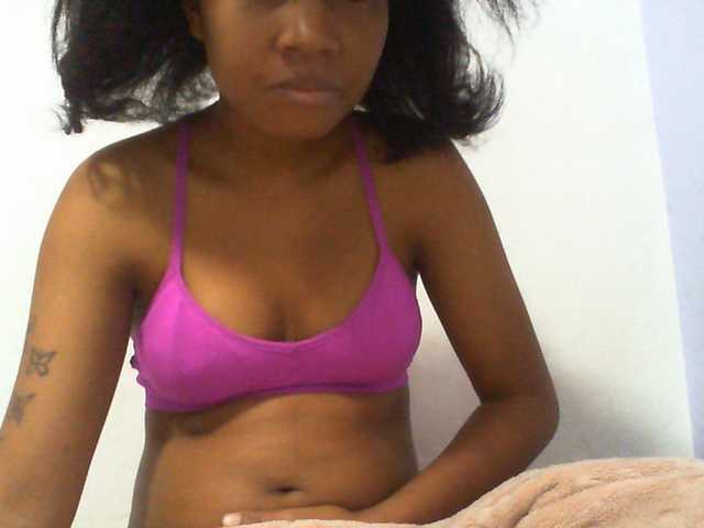 Njara12 live cam on BongaCams