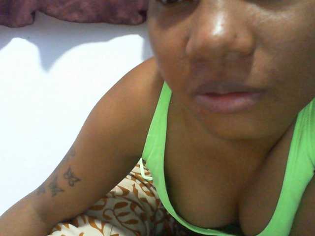 Njara12 live cam on BongaCams