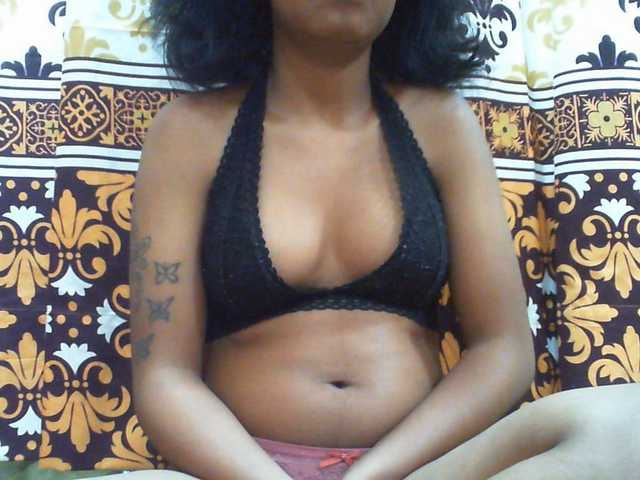 Njara12 live cam on BongaCams