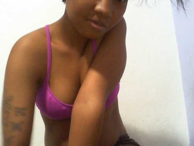 Njara12 live cam on BongaCams