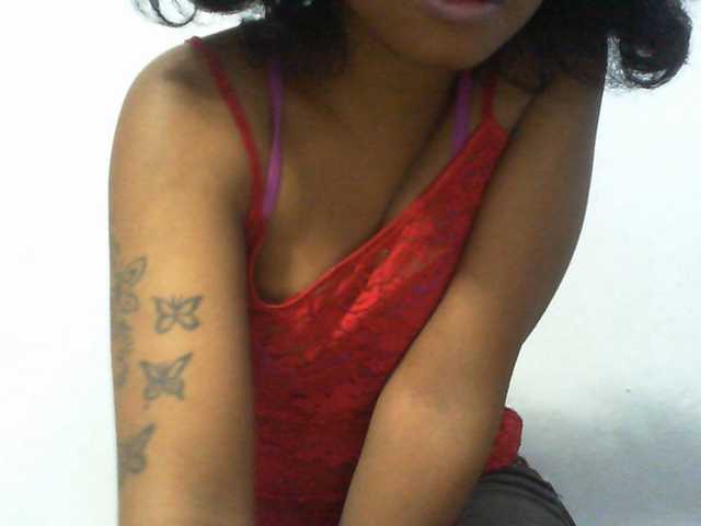 Njara12 live cam on BongaCams